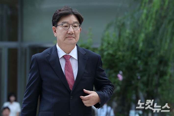 특검 출석한 '피의자' 권성동 "없는 죄 만들 수 없어" [노컷네컷]
