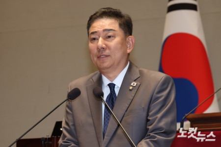 발언하는 김병기 원내대표