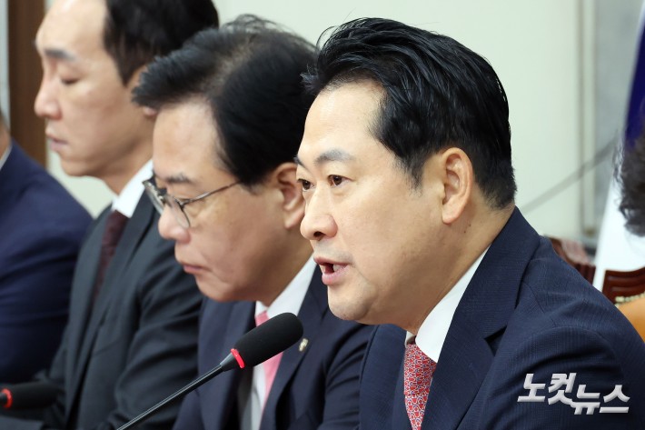 국민의힘 장동혁 대표가 28일 서울 여의도 국회에서 열린 최고위원회의에서 모두발언을 하고 있다.