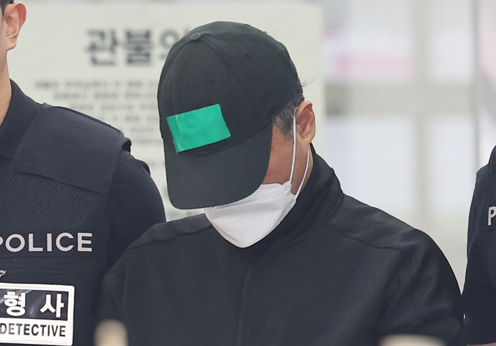 부모와 처자식 등 일가족 5명을 살해한 50대. 연합뉴스