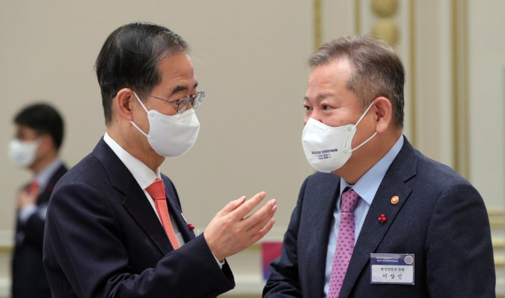 [속보]특검 "한덕수, 국무회의 후 계엄문건 직접수거…이상민과 16분 논의"