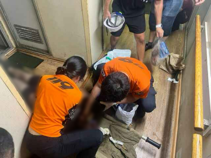 29일 오전 10시 10분쯤 부산 사하구 감천항에 계류 중인 선박에서 러시아 선원이 심정지로 쓰러져 병원으로 긴급 이송됐다. 부산해양경찰서 제공