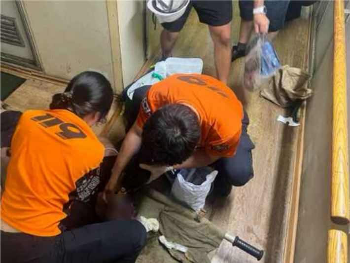 29일 오전 10시 10분쯤 부산 사하구 감천항에 계류 중인 선박에서 러시아 선원이 심정지로 쓰러져 병원으로 옮겨졌지만 끝내 숨졌다. 부산해양경찰서 제공