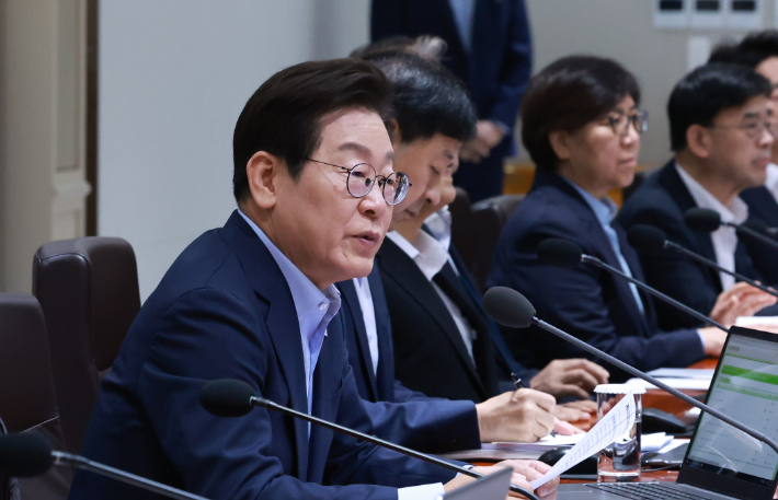 이재명 대통령이 29일 서울 용산 대통령실 청사에서 열린 임시 국무회의에서 발언하고 있다. 연합뉴스