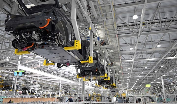 현대차그룹이 미국 조지아주에 세운 '현대차그룹 메타플랜트 아메리카(HMGMA)'에서 전기차가 생산되고 있는 모습. 현대차그룹 제공