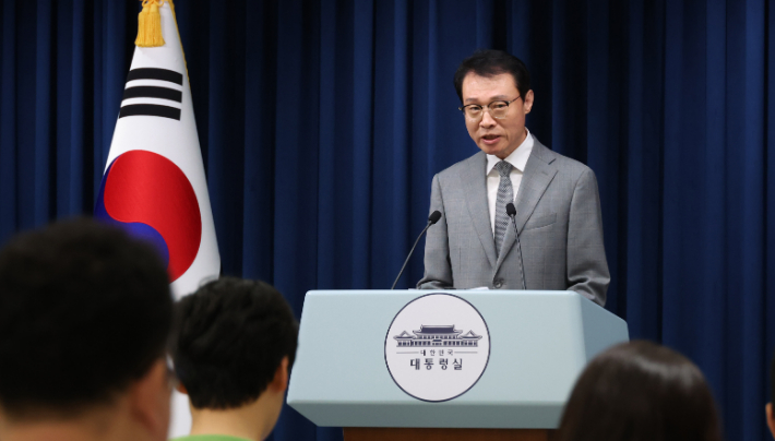 이규연 홍보소통수석이 31일 용산 대통령실에서 이재명 대통령의 국정 관련 브리핑을 하고 있다. 연합뉴스