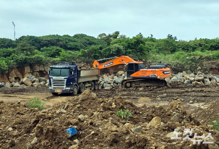 불법 토석채취 현장 모습. 이창준 기자