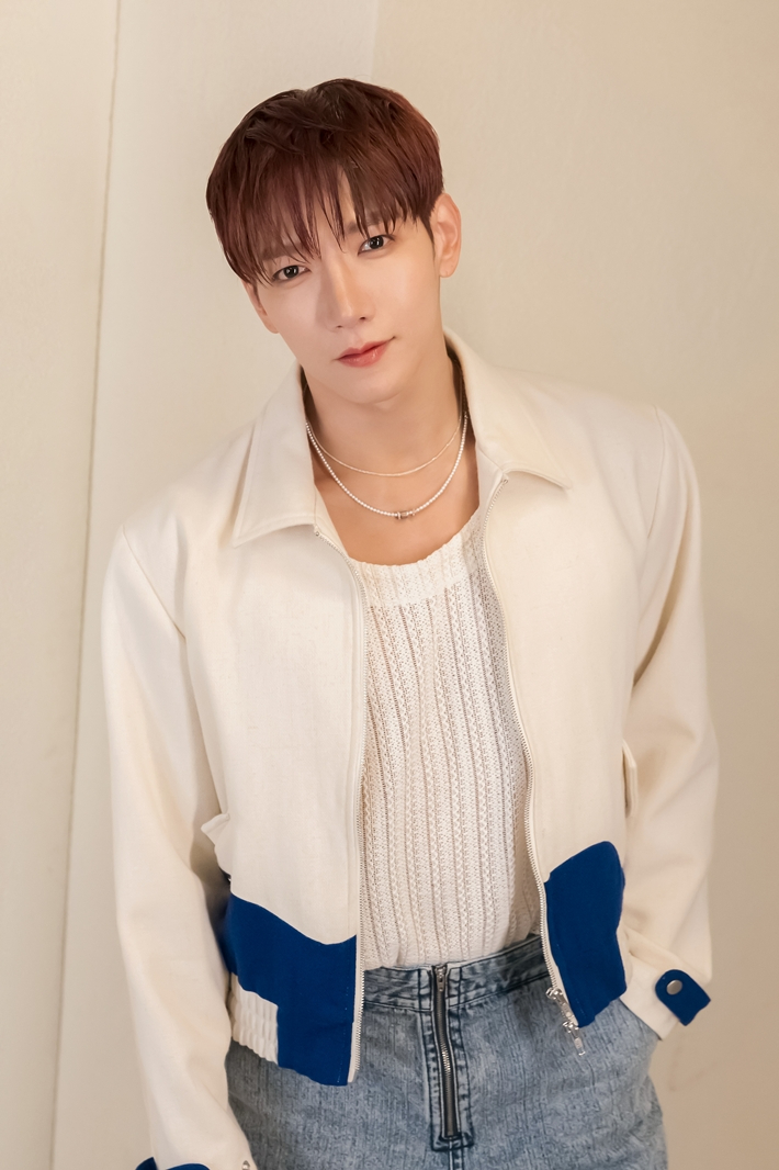 지난 1일 미니 4집 '디어 마이 뮤즈'를 발매한 2PM 준케이. JYP엔터테인먼트 제공
