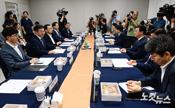 행안위 당정협의-12