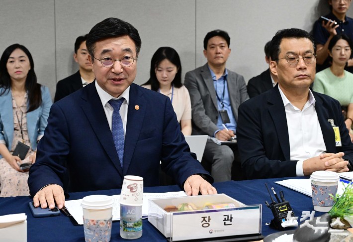 행안위 당정협의-15