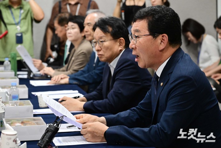 행안위 당정협의-07