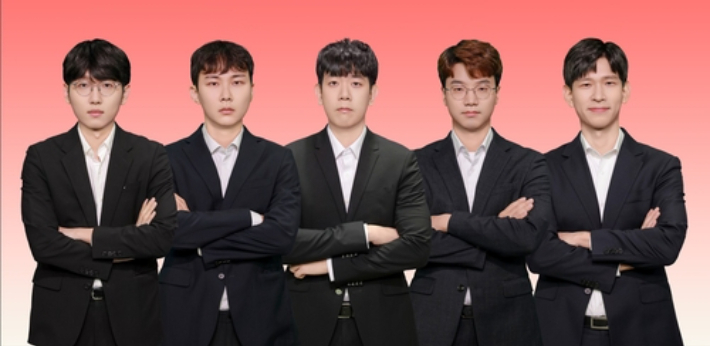 제27회 농심신라면배 한국 대표팀. 사진 왼쪽부터 신진서·박정환·강동윤 안성준·이지현 9단. 한국기원 제공