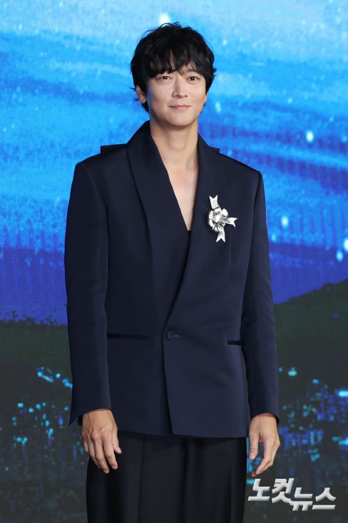 배우 강동원이 2일 오전 서울 종로구 포시즌스 호텔에서 진행된 디즈니 플러스 오리지널 시리즈 