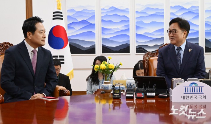 우원식 국회의장이 2일 서울 여의도 국회에서 장동혁 국민의힘 대표의 예방을 받고 모두발언을 하고 있다.