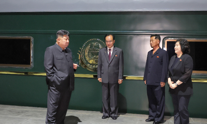 김정은 북한 국무위원장이 중국 전승절 80주년 기념행사에 참석하기  참석하기 위해 지난 1일 전용열차로 출발했다. 연합뉴스