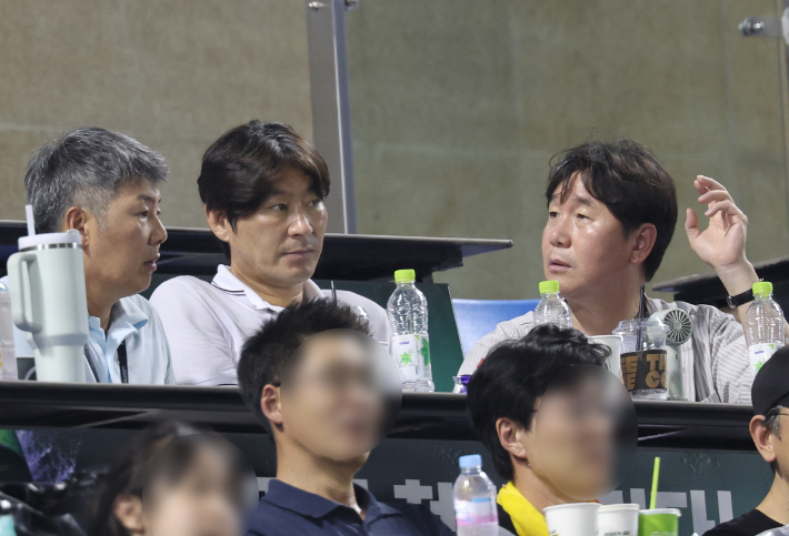 야구 대표팀 류지현 감독(오른쪽부터), 강인권 코치, 김원형 코치. 연합뉴스 
