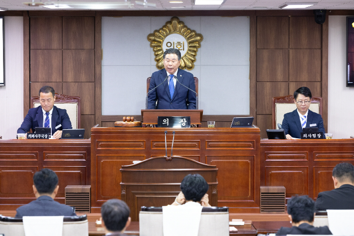 강형구 의장이 개회사를 하고 있다. 순천시의회 제공