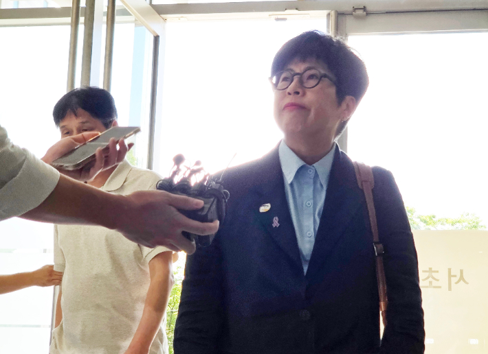박진 전 국가인권위원회 사무총장이 참고인 조사를 받기 위해 2일 서울 서초구 순직해병특별검사팀으로 출석하고 있다.  연합뉴스