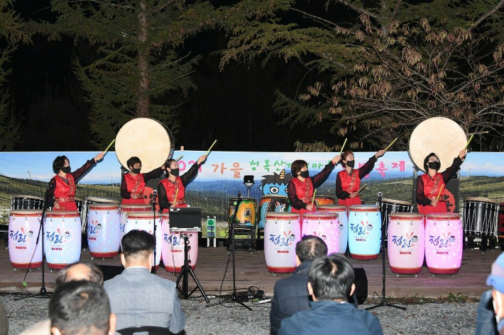 미탄면 공동체 축제에서 난타팀으로 공연하는 모습. 농림축산식품부 제공