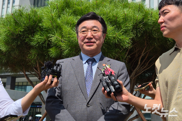 윤호중 행정안전부 장관이 3일 오전 전북 완주군의 지방자치인재개발원 60주년 기념 행사에 참석했다. 송승민 기자
