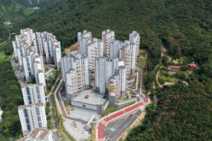 준공을 마치고 본격 입주 절차에 들어간 경주 외동 삼부르네상스 더테라스 아파트 전경. 경주시 제공