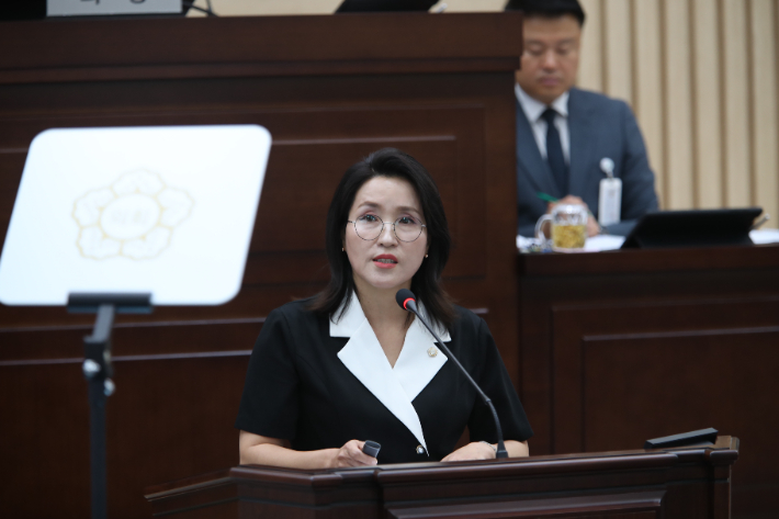 익산시의회 이중선 의원이 4일 5분발언을 통해 상가 공실 문제를 말하고 있다. 익산시의회 제공