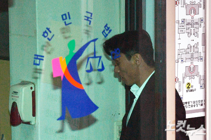 불법 촬영 혐의로 재판에 넘겨진 축구선수 황의조. 류영주 기자