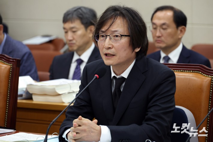 주병기 공정거래위원장 후보자가 5일 서울 여의도 정무위원회에서 열린 인사청문회에서 의원 질의에 답변을 하고 있다.