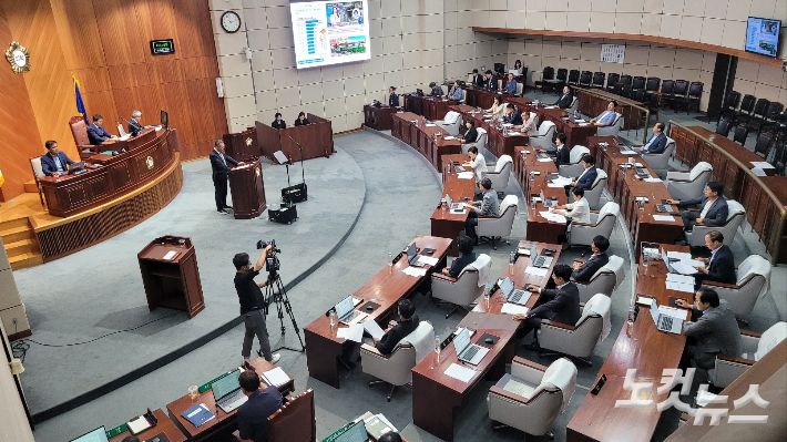 군산시의회 본회의장. 도상진 기자