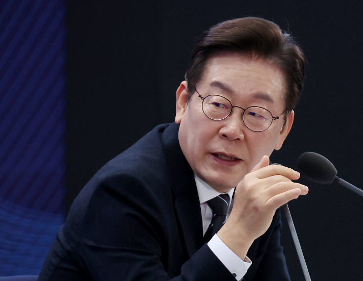 이재명 대통령이 5일 인천 송도 컨벤시아에서 열린 바이오 혁신 토론회에서 발언하고 있다. 연합뉴스