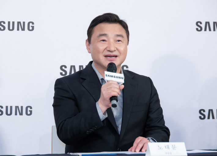 삼성전자 DX부문장 노태문 사장이 현지시간 4일 독일 베를린 IFA 2025 현장에서 열린 국내 기자간담회에서 질문에 답하고 있다. 삼성전자 제공