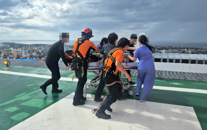 병원으로 이송된 A씨. 제주도 소방안전본부 제공
