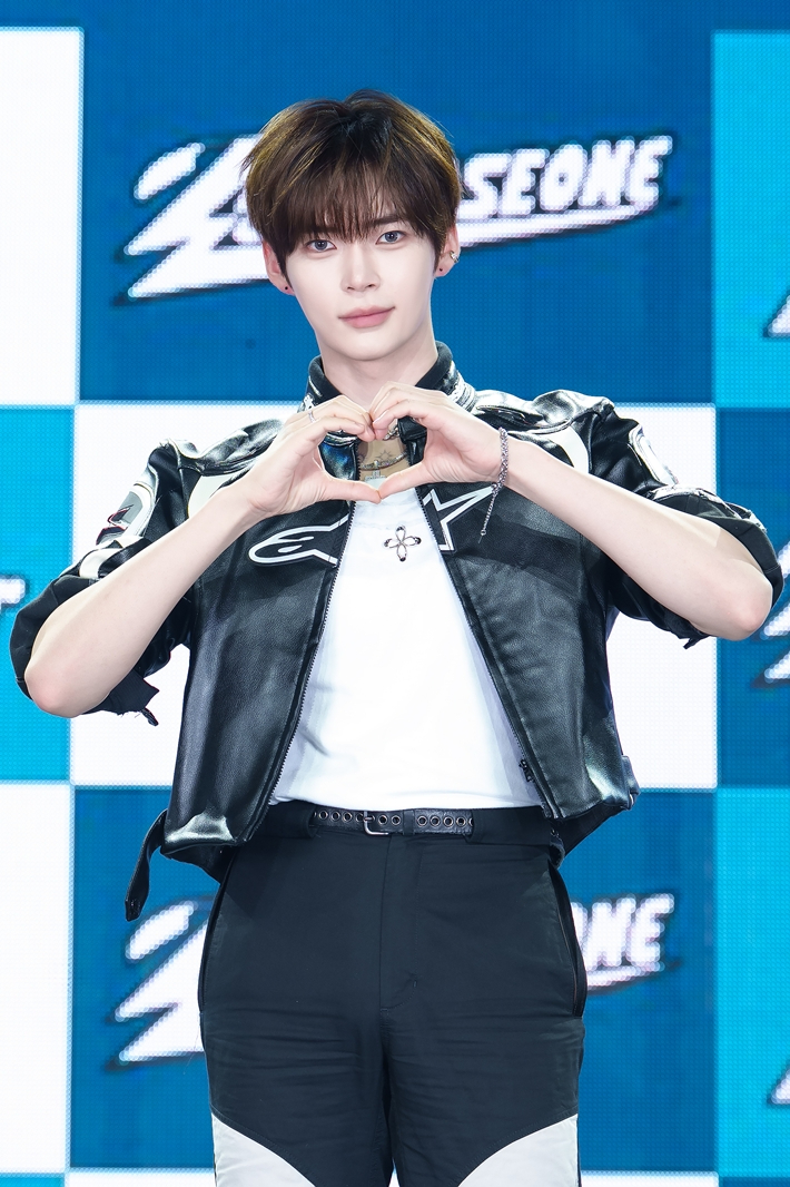 여성 신음 흉내 낸 제로베이스원 성한빈 사과 "다른 의도 無"