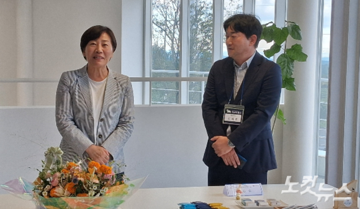 송미령 농식품부 장관(왼쪽)과 신세호 미스터밀크 대표. 이승훈 기자