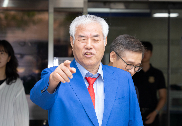 집회서 '15억 불법 모금' 전광훈…1심, 벌금 2천만 원 선고