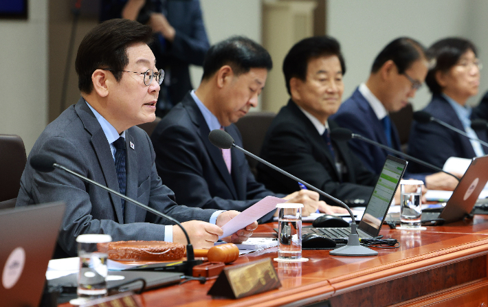 이재명 대통령이 9일 서울 용산 대통령실 청사에서 열린 국무회의에서 발언하고 있다. 연합뉴스