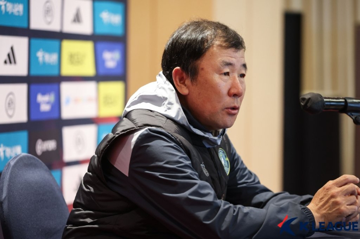 프로축구 K리그2 안산 그리너스의 임종헌 감독. 한국프로축구연맹 제공