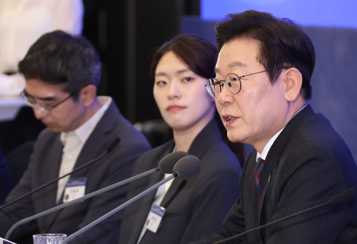 이재명 대통령이 10일 서울 마포구 프론트원에서 열린 국민성장펀드 보고대회에서 발언하고 있다. 연합뉴스