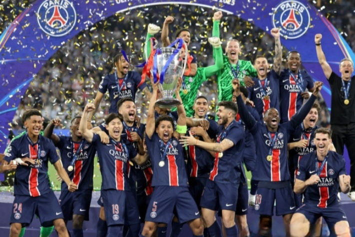 2024-2025 UEFA 챔피언스리그 우승팀 PSG 선수단의 세리머니 모습. 연합뉴스
