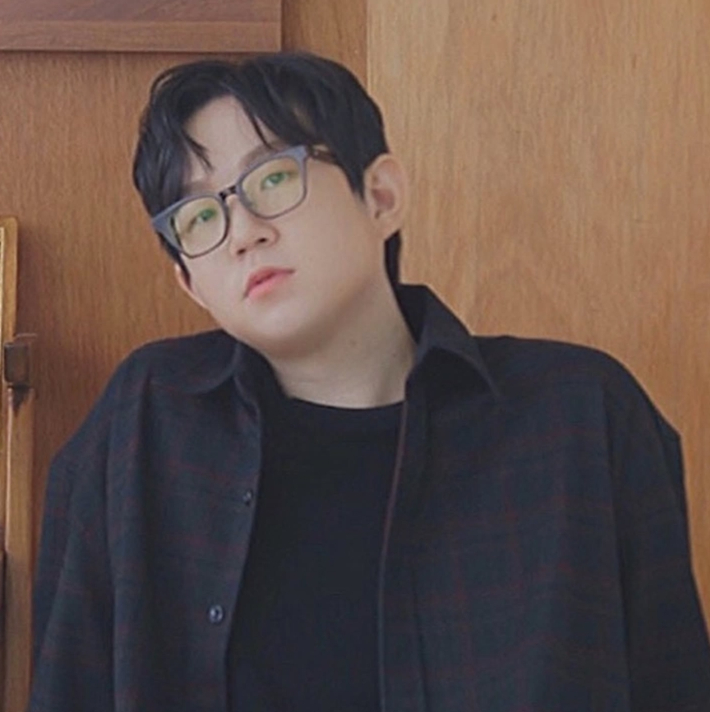 밴드 스트레이의 키보디스트 임재욱. 스트레이 공식 인스타그램
