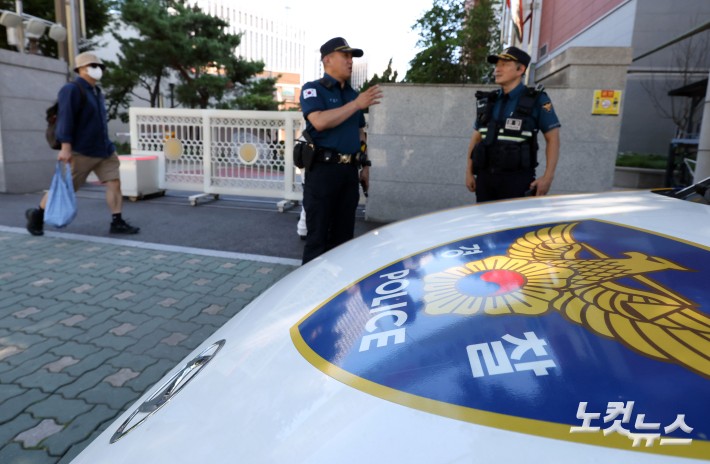 초등학교 앞 순찰 강화한 경찰