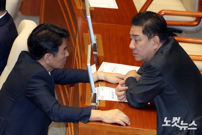 대화하는 김경기-문진석