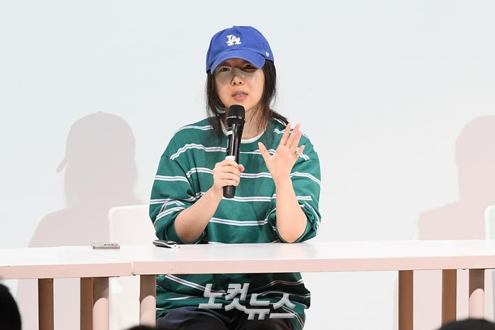 지난해 4월 25일 민희진 전 어도어 대표가 긴급 기자회견을 열었을 당시 모습. 박종민 기자