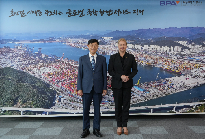 12일 폴란드 그단스크 항만공사 도로타 피치 사장이 부산항만공사를 방문했다. 부산항만공사 제공