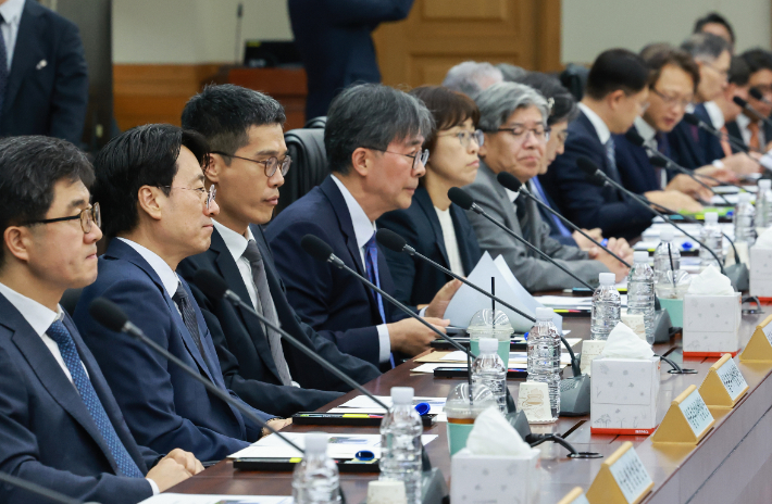12일 서울 서초구 대법원에서 열린 전국법원장회의 임시회의에 각급 법원장들이 참석해 있다. 연합뉴스