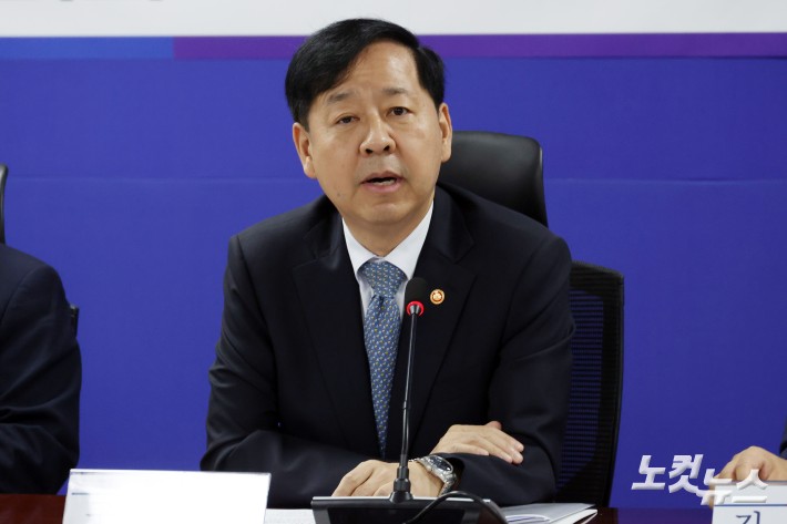 15일 서울 여의도 국회에서 열린 추석 민생안정대책 당정협의에서 구윤철 경제부총리 겸 기획재정부 장관이 발언을 하고 있다.