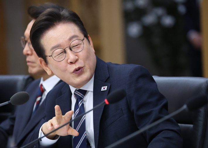 이재명 대통령이 16일 정부세종청사에서 열린 국무회의에서 발언하고 있다. 연합뉴스