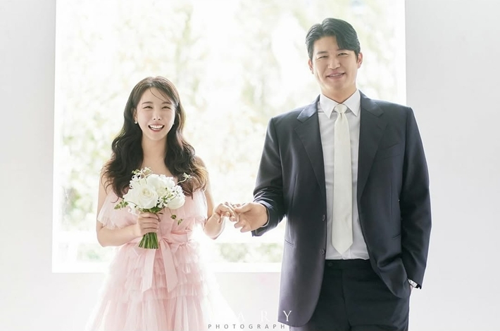 왼쪽부터 린아와 남편 남규하씨. 린아 인스타그램
