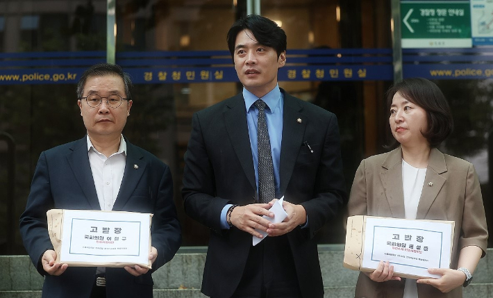 더불어민주당 정치검찰조작기소대응 특위 소속인 이건태, 한준호, 이주희 의원. 연합뉴스