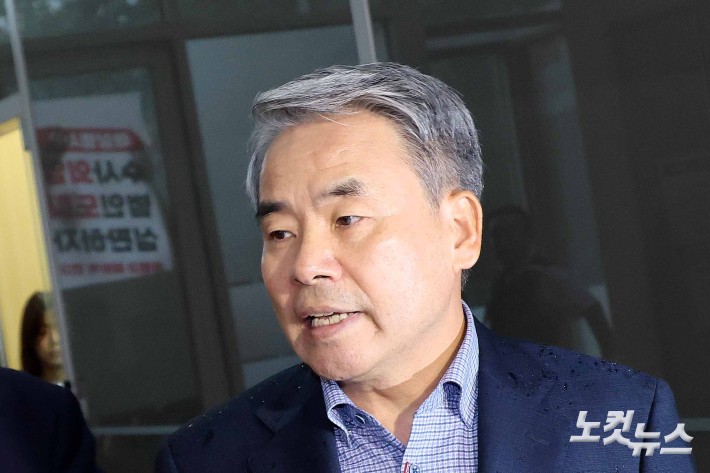 참고인 조사 위해 해병특검 출석하는 이종섭 전 장관